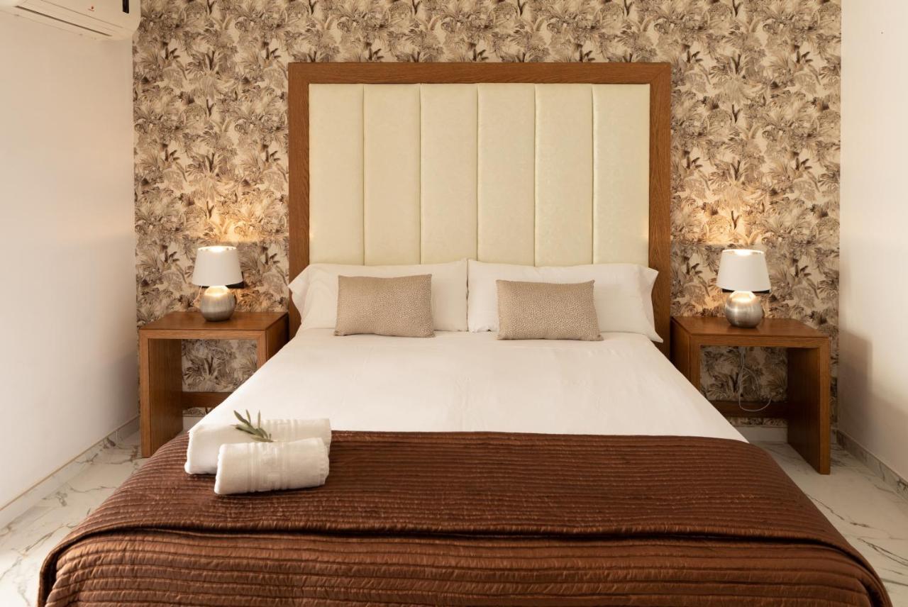 Hotel Roger De Flor By Seleqtta 4*